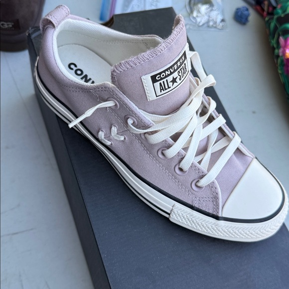 Madison Oxford Sneaker (Women)
Converse - Picture 3 of 8